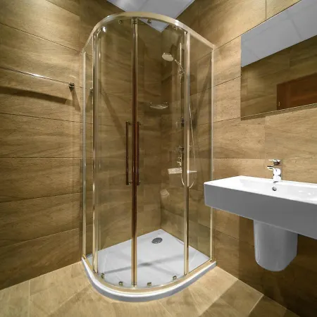 Apartman R 3 *